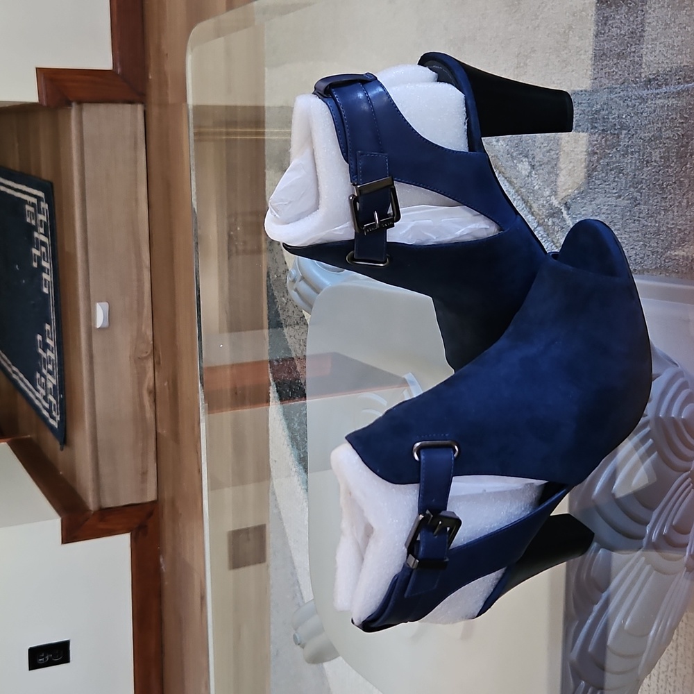 Marc Fisher navy suede heels, size  9.5m.